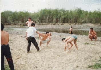 �g�[����̉͌��Ō��n�̐l�Ƒ��o